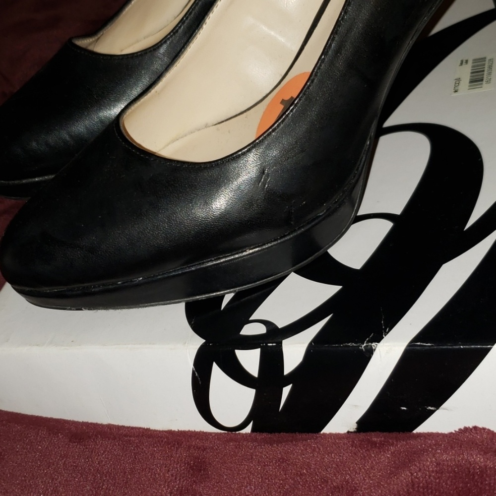 Shoes - Picture 4 of 6